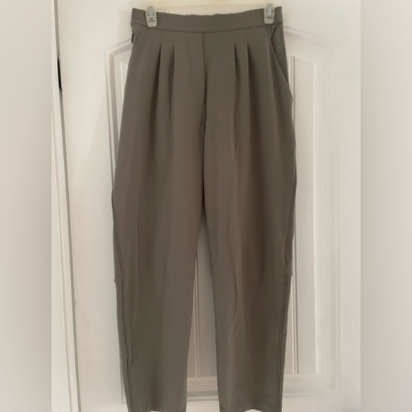 Lululemon Women's Essential High-Rise Trouser - Picture 4 of 9